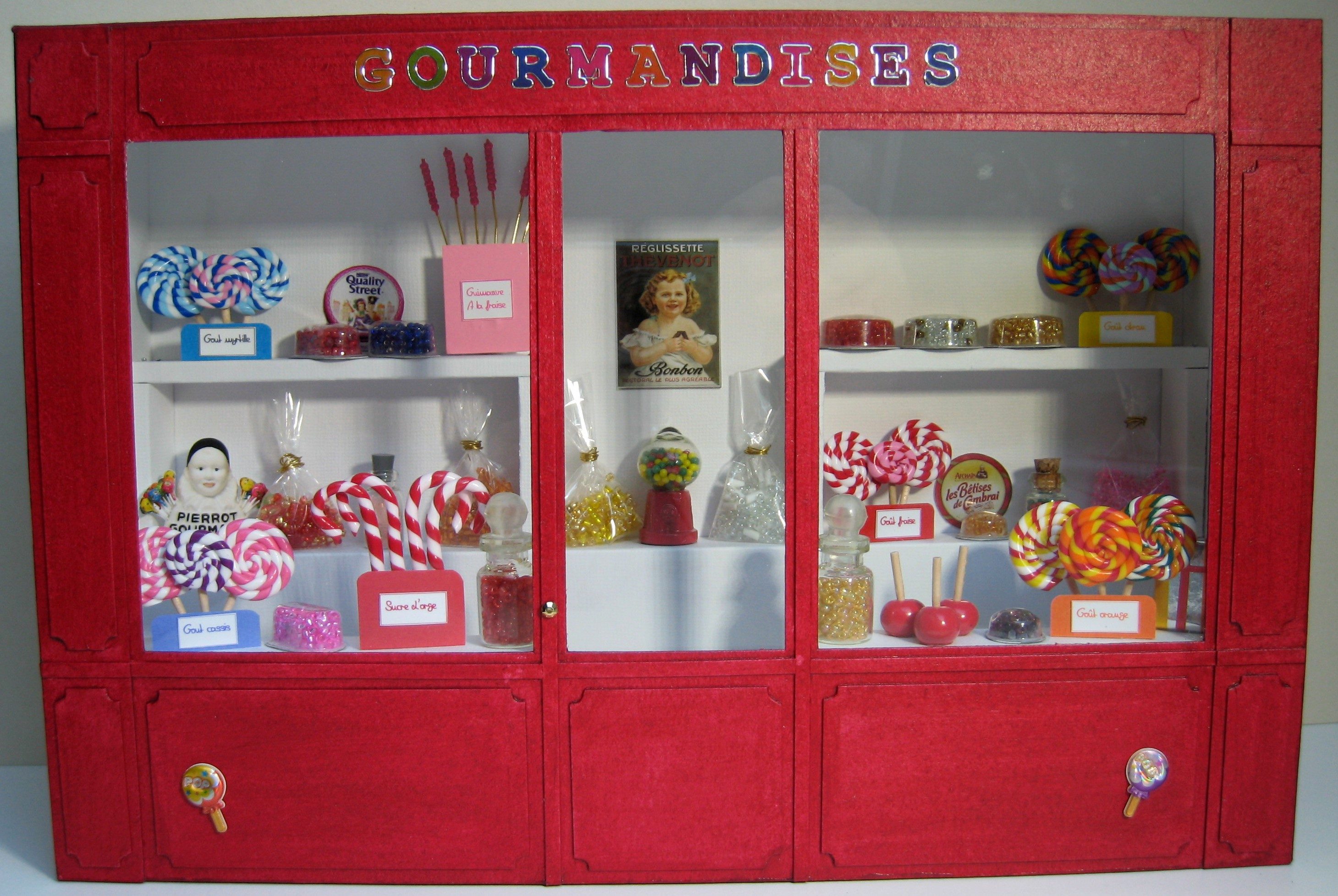Vitrine 1343fb11442fd3a4bf88101a4ff1a471.jpg