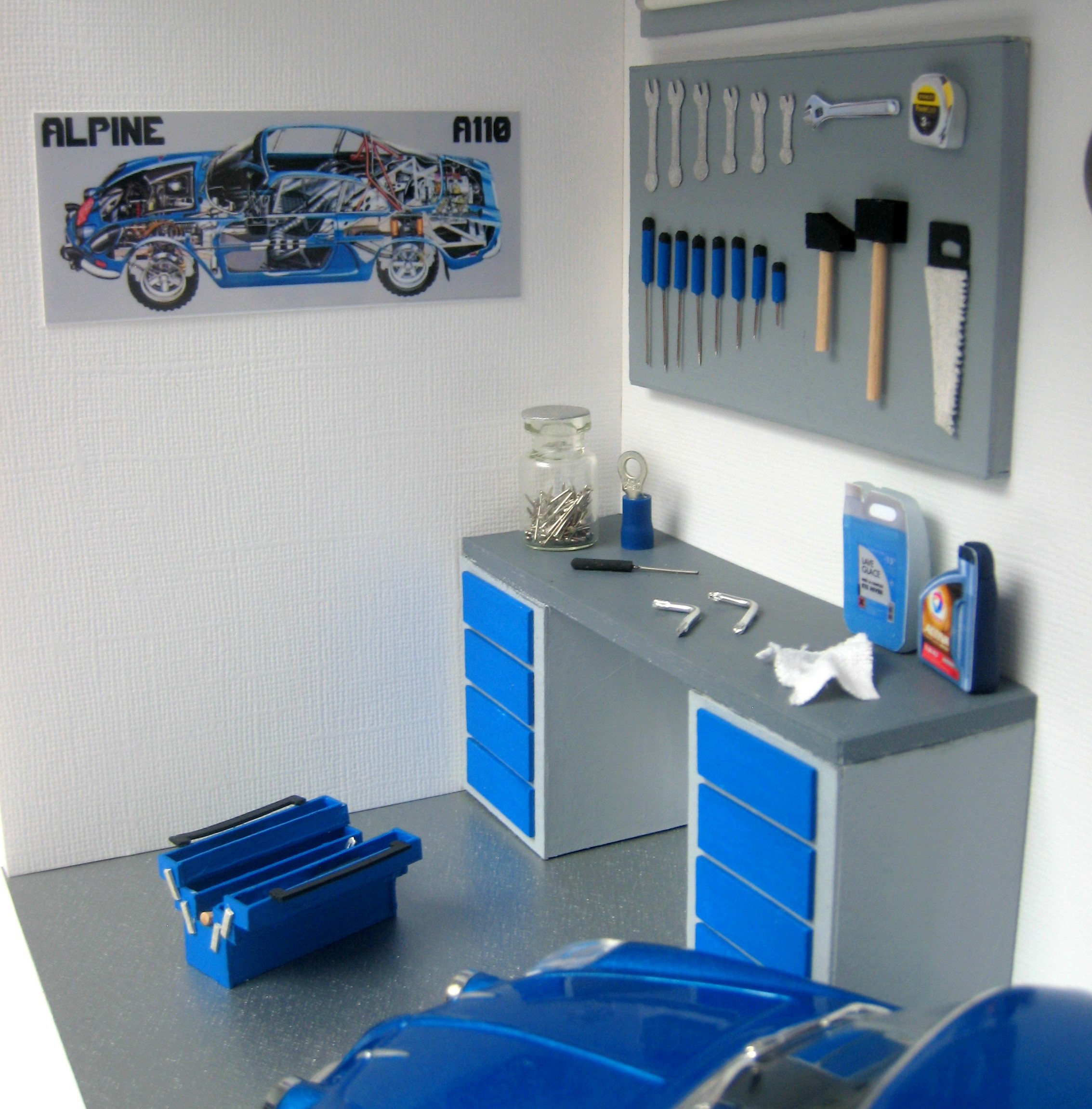 Vitrine 1f994465f77c431b1fe0e2fbe131922f.jpg