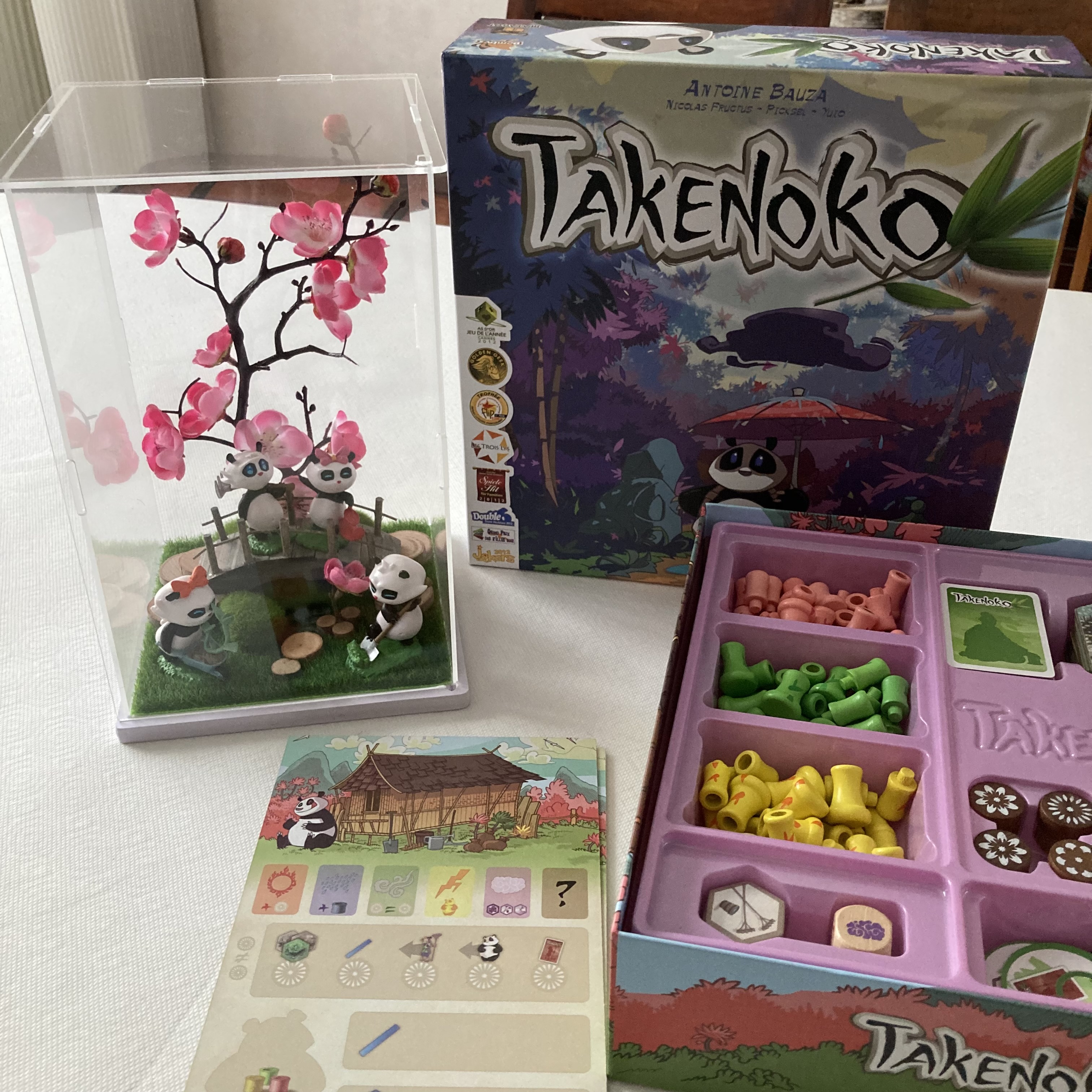 Vitrine 3e7447550be5629339b23284025078cd.jpg