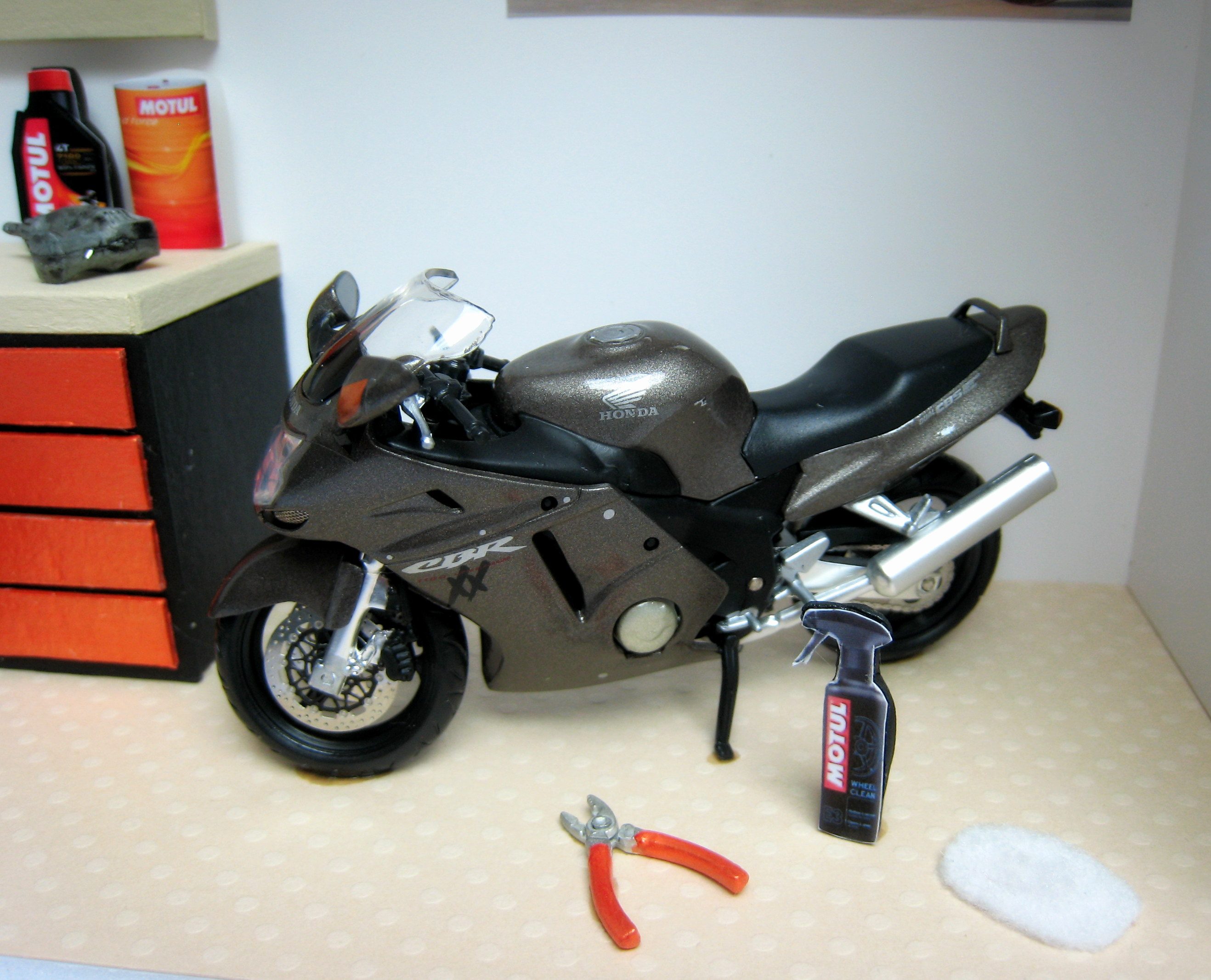 Vitrine 905ad529f562c8a70b666236a7b0ceee.jpg