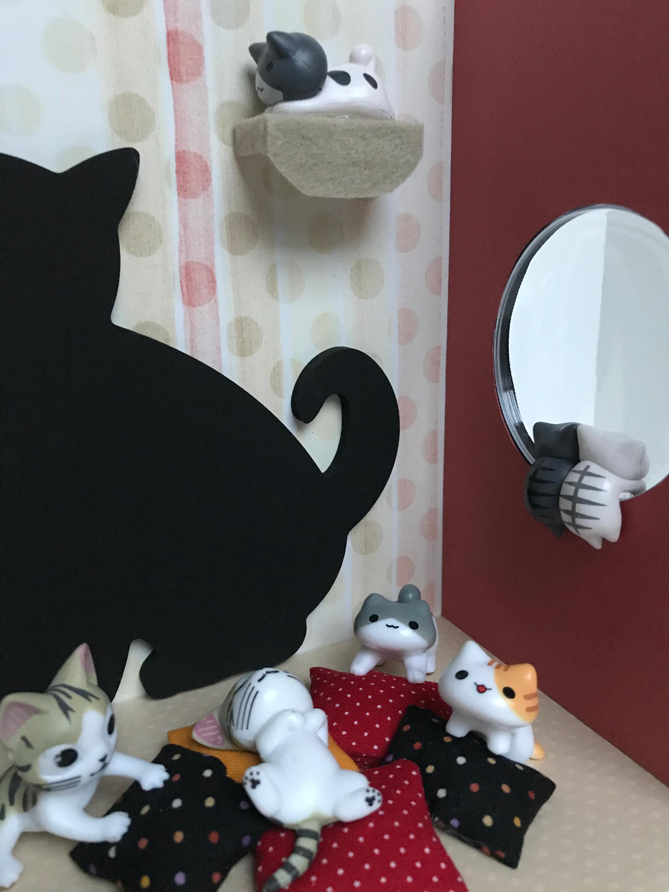 Vitrine 92b7857015ee22244605ef965956f3de.jpg