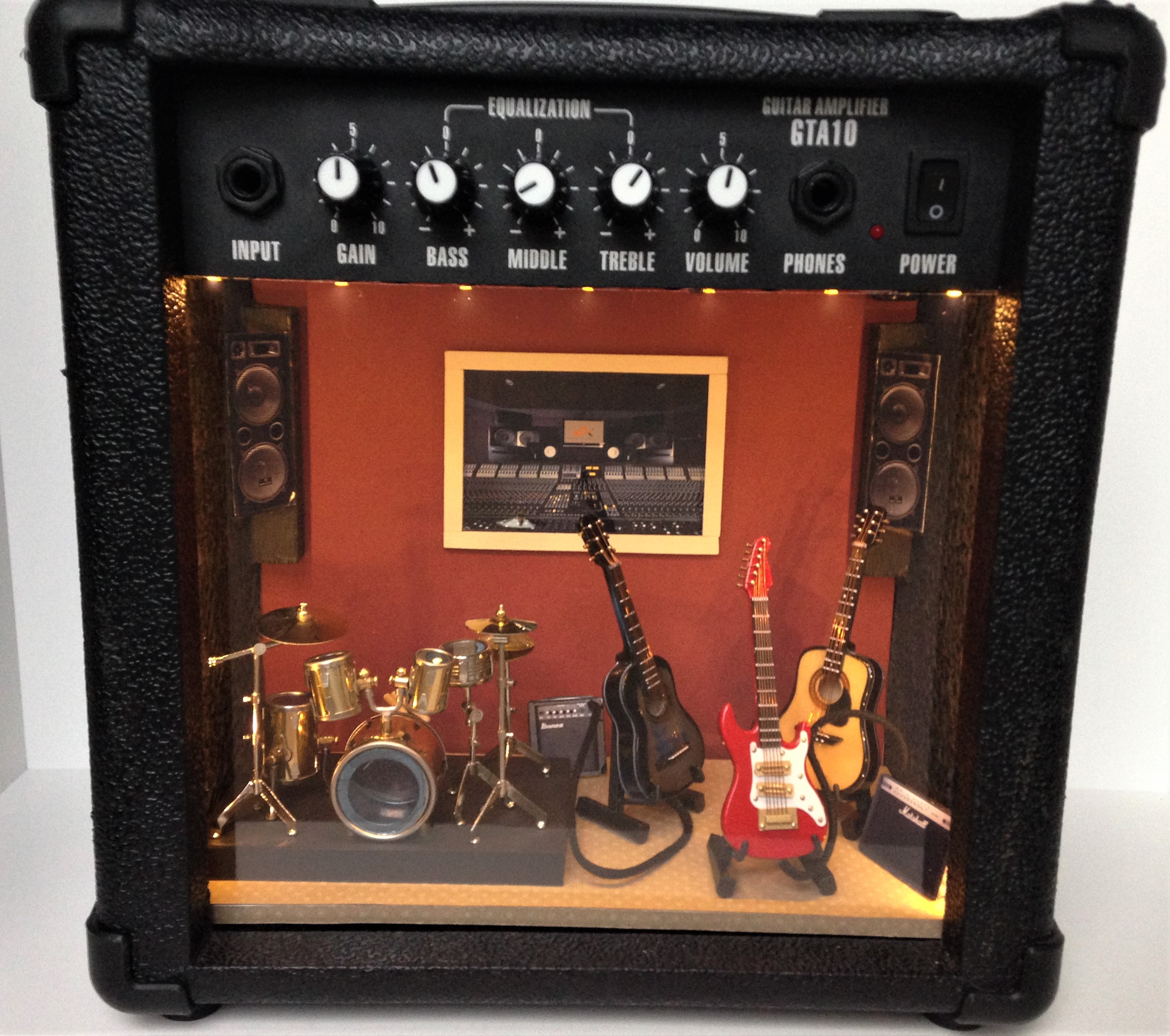 Vitrine a97dd424fc97758baa60d879ef38d41b.jpg