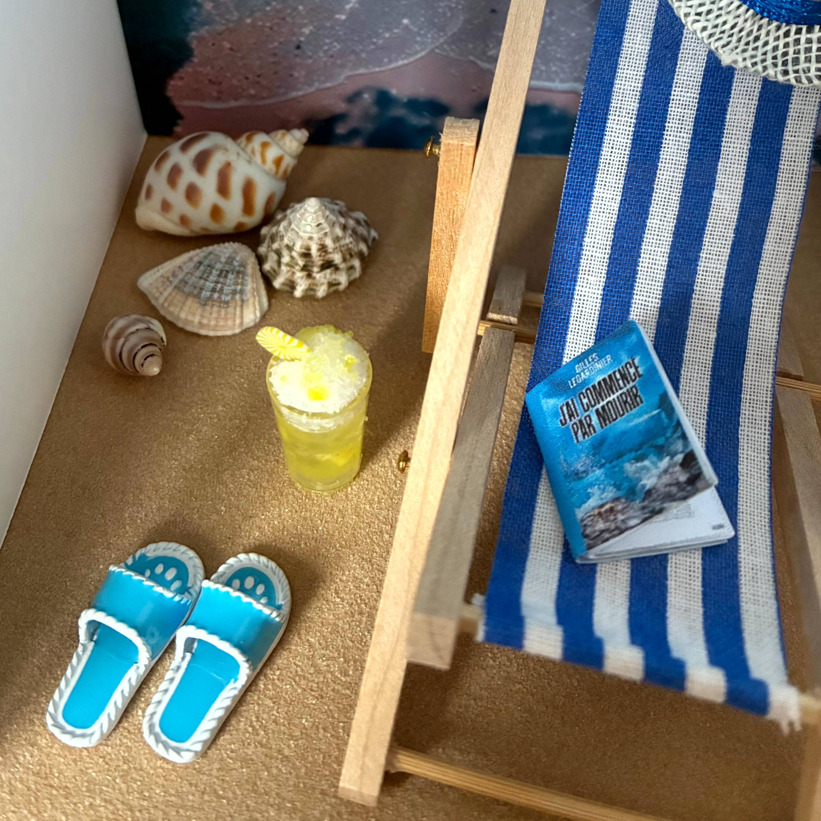 Vitrine deeb69cb3d11ee2dd64f999b8776411d.jpg