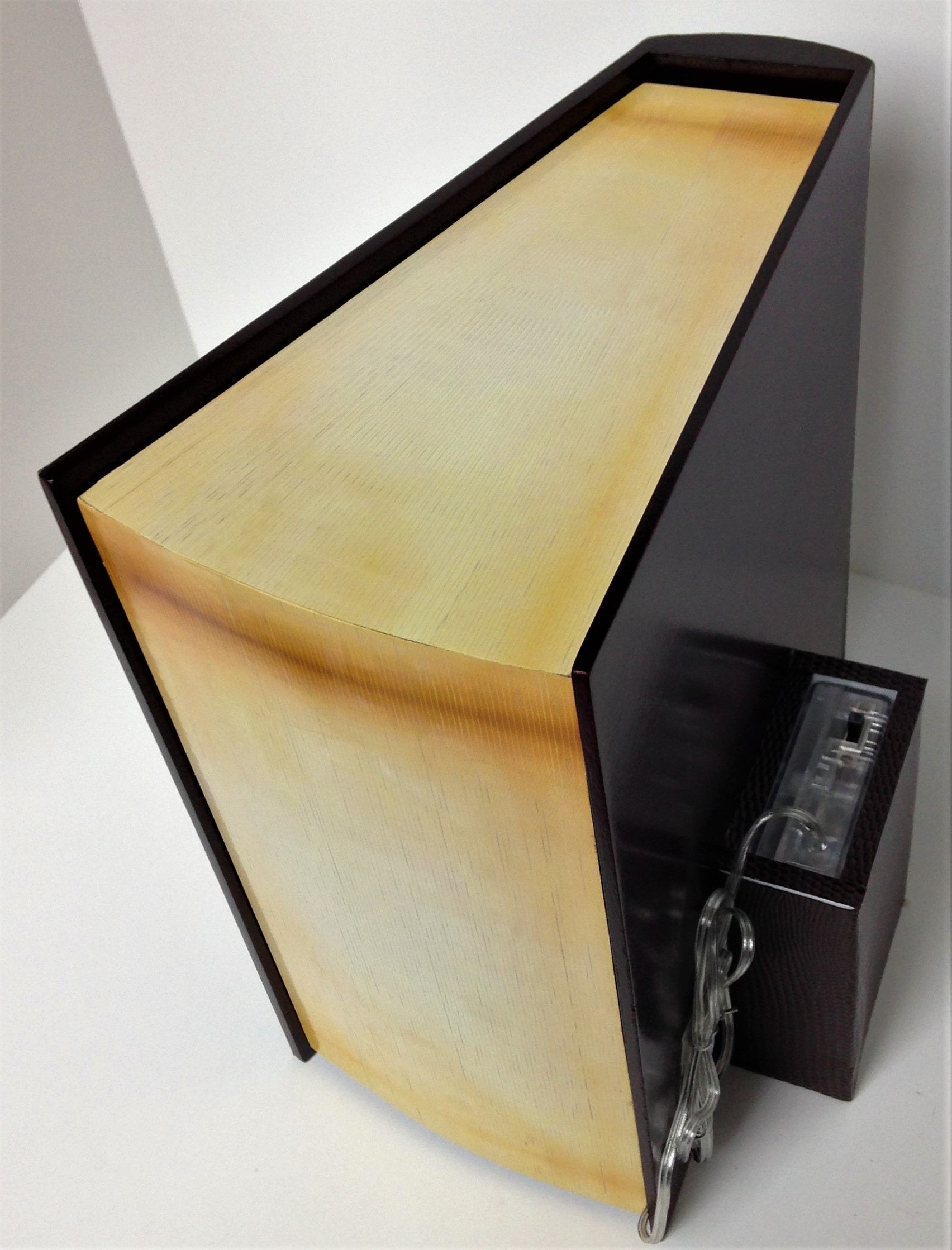 Vitrine e70239401924fbd829339d6b2d8e6bb9.jpg