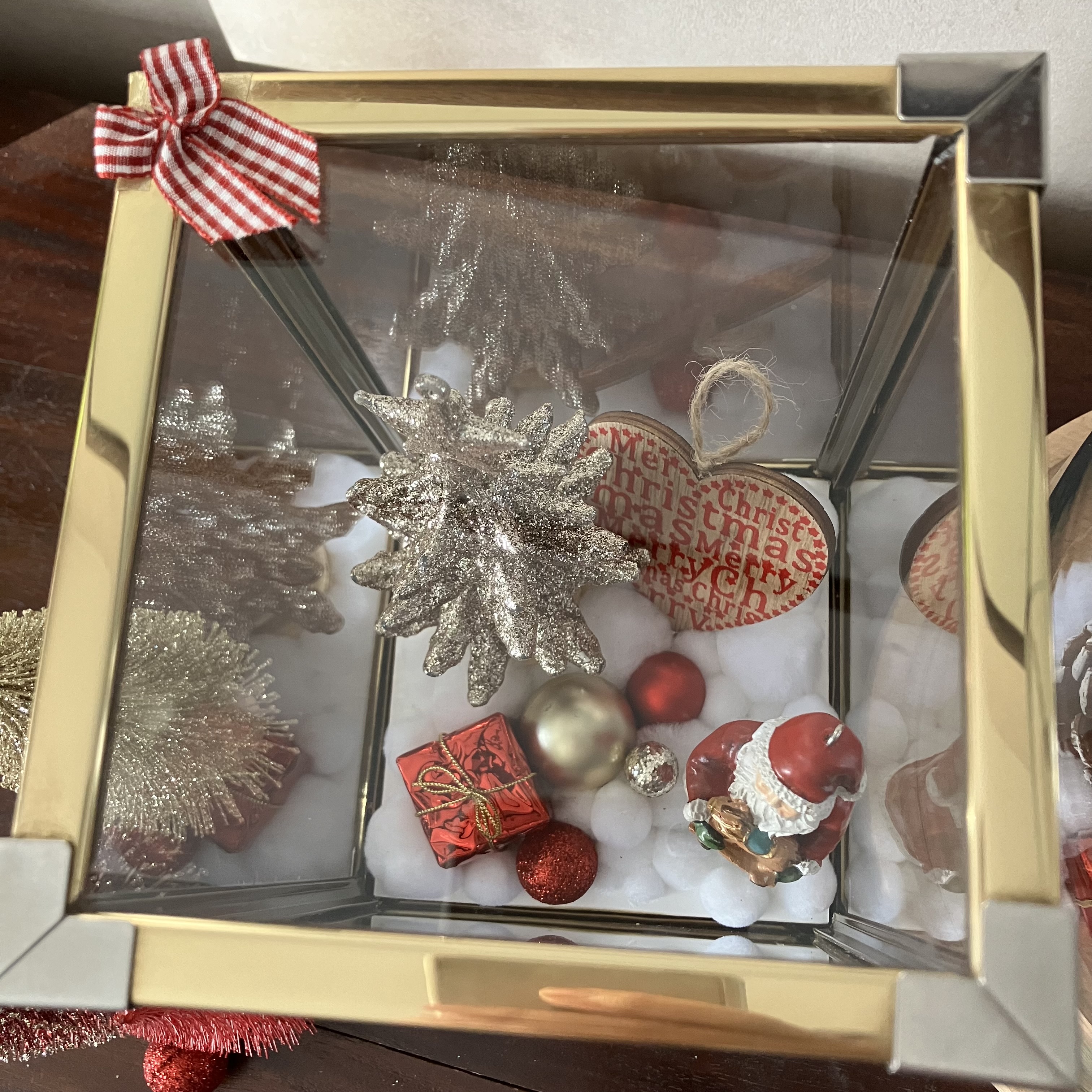 Vitrine fb2a8f4b3dad6ad6f81d95dfe6dfdebc.jpg